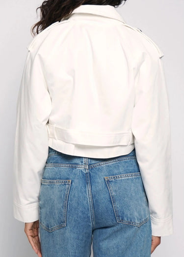 Chic and bold, the cropped trench coat is made to evolve your look — shine louder in every step.